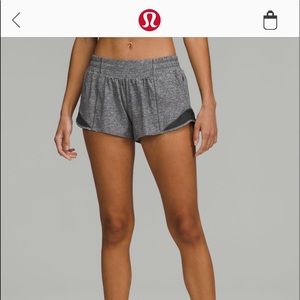 Lululemon Hotty Hot shorts 2.5”